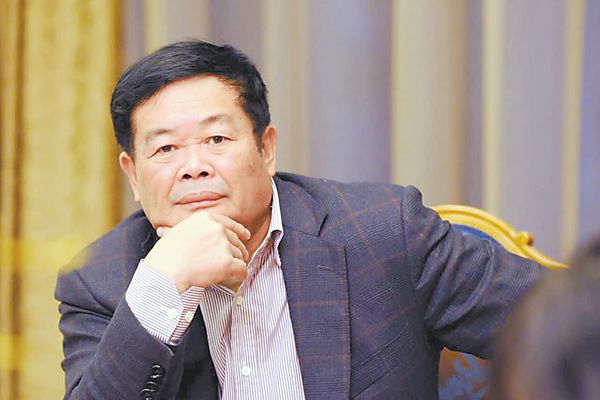 曹德旺：堂堂七尺男儿岂能因为贪图享乐就跑？