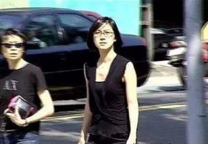 她是中国某高官的女儿 却比平常人更低调(组图)