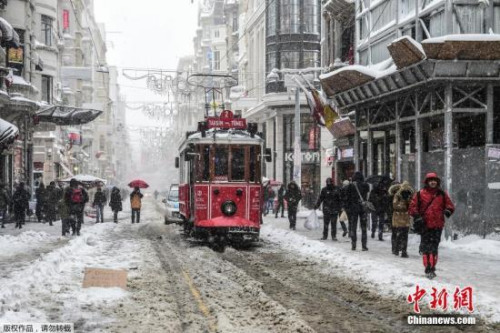 美欧暴雪已致11人死 美国多地进入紧急状态(组图)