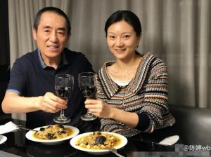 50年没做饭的张艺谋，终于为老婆下厨了 (图)