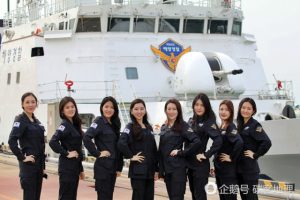 韩国海岸警备队8名“樱花女兵”媲美明星(组图)