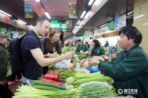 移动支付再次惊呆韩国人，然而中国网友的画风…