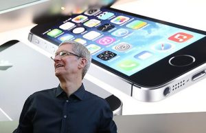 iPhone在华销量为何下滑?外媒：微信太火所致(图)