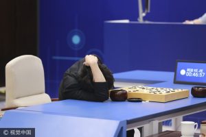 揪发皱眉扶额到苦笑 柯洁快被围棋上帝折磨疯(图)