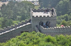 南昌一景区现2公里山寨“长城” 叫板八达岭 (图)