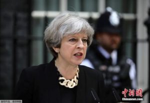 英国首相开紧急会议对恐袭 暂停竞选(图)