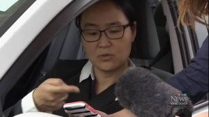 不要命了？疑似华裔在加油站这样洗车 吓傻网友