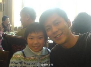 网曝李晨妹妹幼时照 如今21岁在澳洲留学 (图)