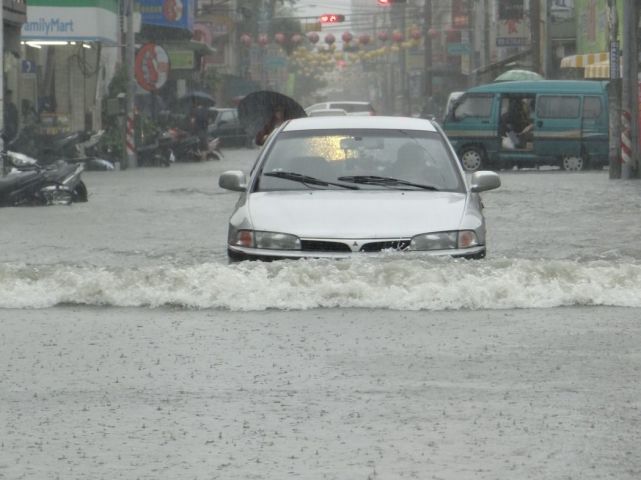 国台办高度关注台湾暴雨灾害 向遇难同胞表示哀悼