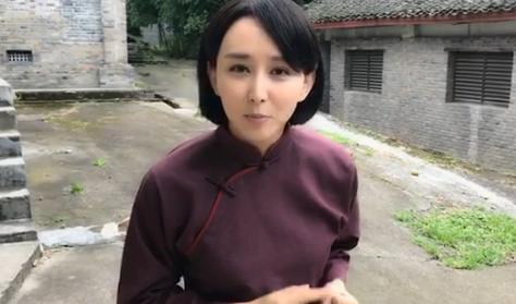 “高小琴”短发村姑范 一开口唱歌竟然忘词了(图)